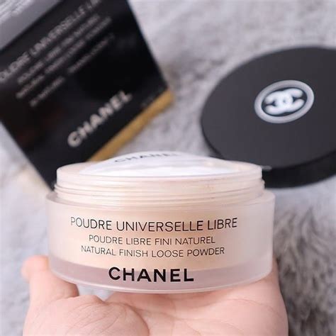 poudre plume chanel|Chanel powder universelle libre.